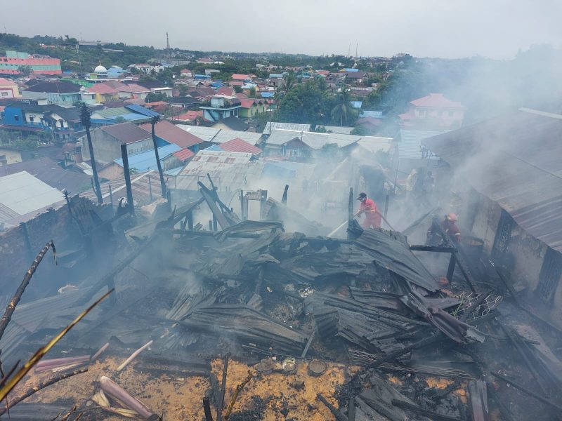 Api Mengamuk di  Sepinggan, Delapan Rumah Terbakar