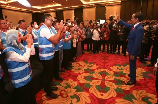 Presiden Jokowi Apresiasi Kerja Keras Seluruh Pihak, Angkat Jempol untuk PLN