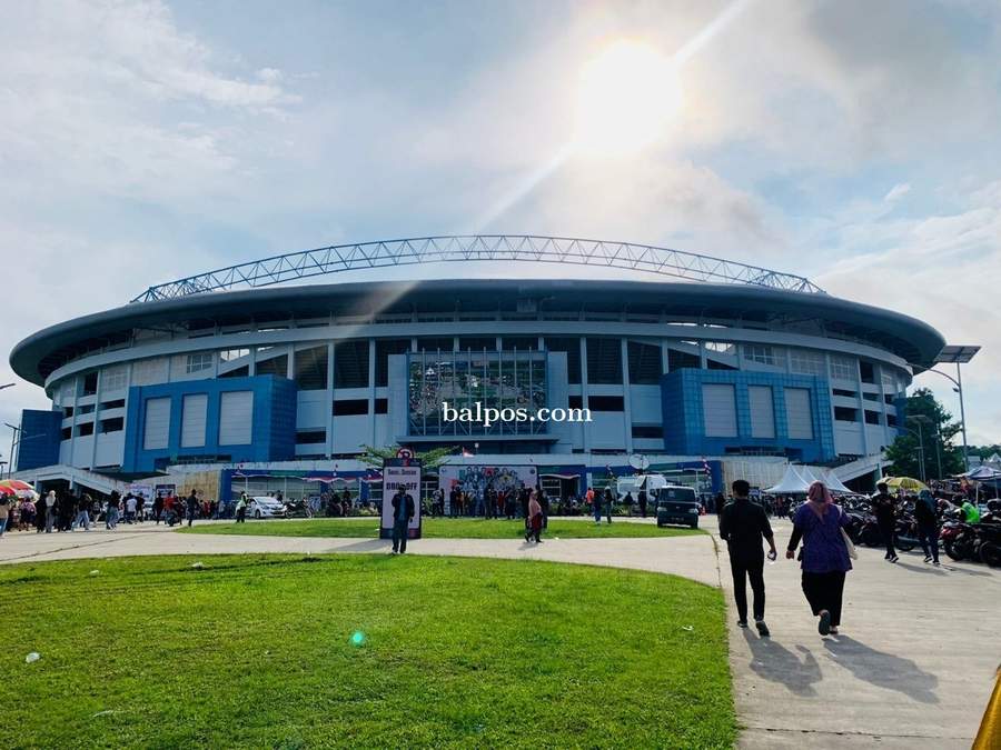Tarif Parkir Konser Musik di Stadion Batakan Dikeluhkan Warga