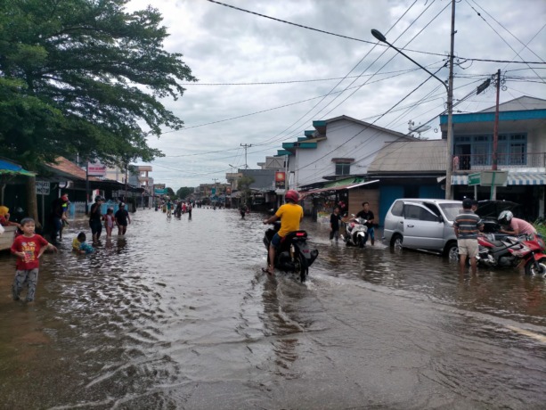Keluhkan Banjir Masuk Rumah, Anggota DPRD Singkawang Dipolisikan Pemkot