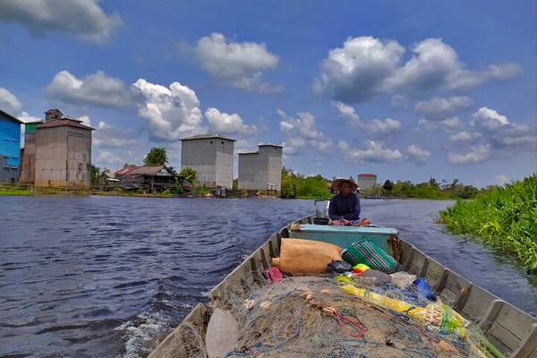 Perjuangan Nelayan Mengais Rezeki di Perairan Seruyan