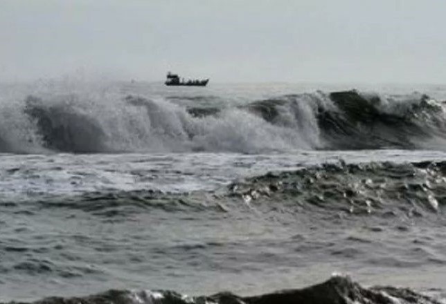 gelombang-tinggi-4-meter-berpotensi-terjadi-di-perairan-indonesia