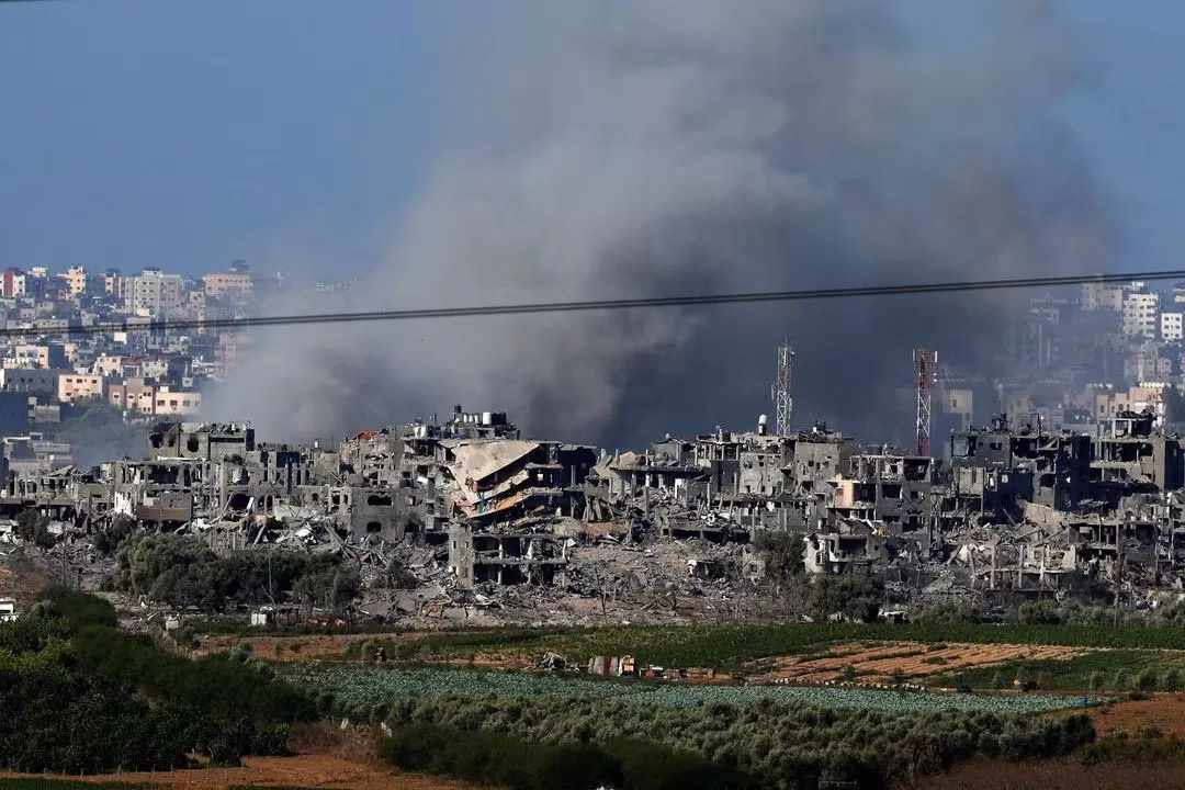 Tank Israel Menyerang Gaza dari 8 Arah 